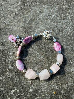 Dyed agate and rose quartz Beaded Bracelet